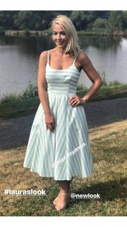 Laura Hamilton feet photo thumbnail