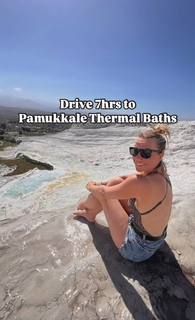 Laura Hamilton feet photo thumbnail