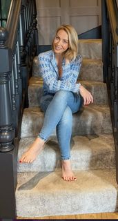 Laura Hamilton feet photo thumbnail