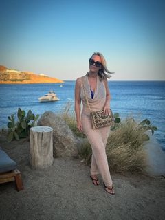 Laura Hamilton feet photo thumbnail