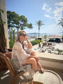 Laura Hamilton feet photo thumbnail