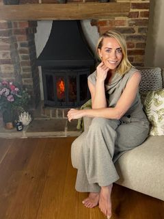 Laura Hamilton feet photo 1