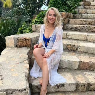 Laura Hamilton feet photo 19