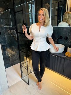 Laura Hamilton feet photo 18