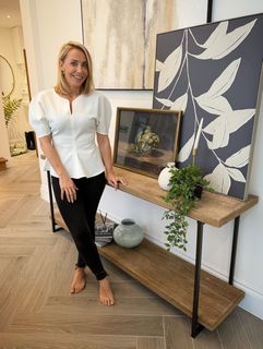 Laura Hamilton feet photo 17