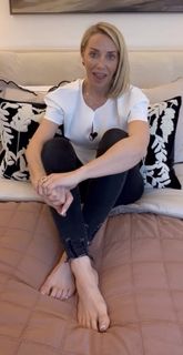 Laura Hamilton feet photo 11
