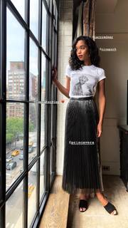 Laura Harrier feet photo thumbnail