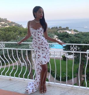 Laura Harrier feet photo thumbnail