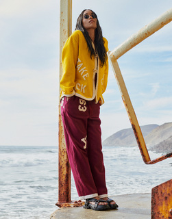 Laura Harrier feet photo thumbnail