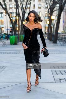 Laura Harrier feet photo thumbnail