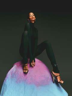 Laura Harrier feet photo thumbnail