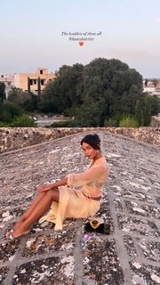 Laura Harrier feet photo thumbnail