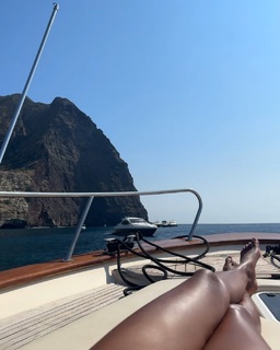 Laura Harrier feet photo thumbnail