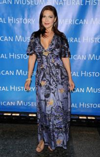 Laura Harring feet photo thumbnail