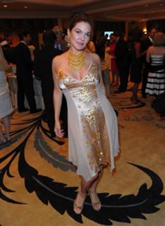 Laura Harring feet photo thumbnail