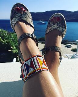 Laura Harring feet photo thumbnail