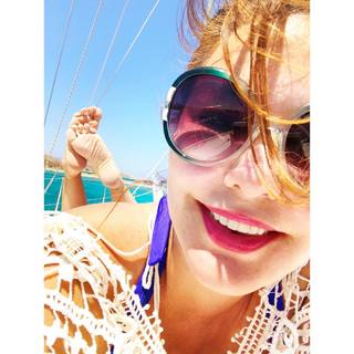 Laura Harring feet photo thumbnail