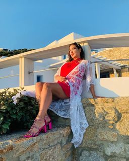 Laura Harring feet photo thumbnail