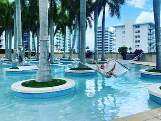 Laura Harring feet photo thumbnail