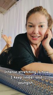 Laura Harring feet photo thumbnail