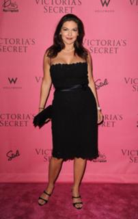 Laura Harring feet photo thumbnail