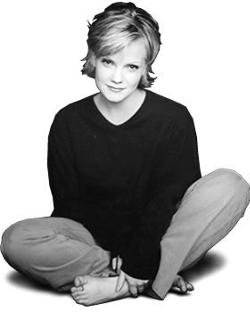 Laura Harris feet photo 1