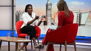 Laura Kuenssberg feet photo 14