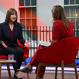 Laura Kuenssberg feet photo 11