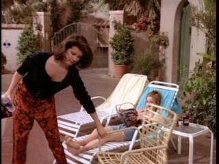 Laura Leighton feet photo 12