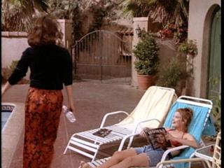 Laura Leighton feet photo 10