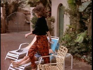 Laura Leighton feet photo 8