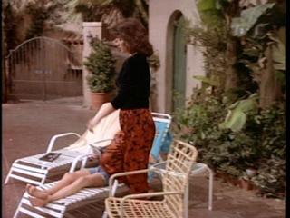 Laura Leighton feet photo 7