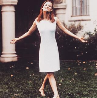 Laura Leighton feet photo 3
