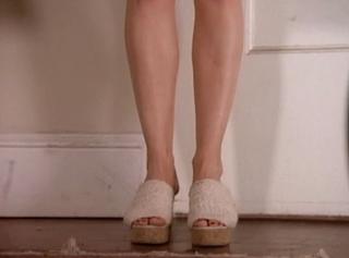 Laura Leighton feet photo 2