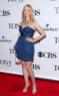 Laura Linney feet photo thumbnail