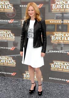 Laura Linney feet photo thumbnail