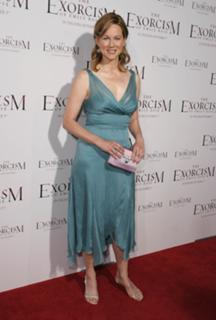 Laura Linney feet photo thumbnail