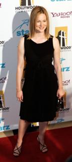 Laura Linney feet photo thumbnail