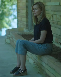 Laura Linney feet photo thumbnail