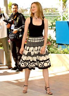 Laura Linney feet photo thumbnail