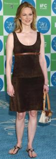 Laura Linney feet photo thumbnail