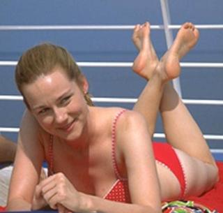 Laura Linney feet photo thumbnail