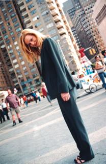 Laura Linney feet photo thumbnail