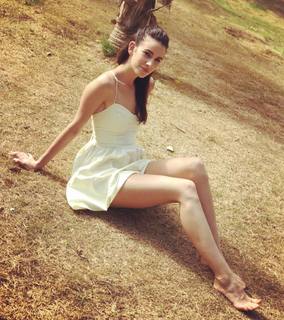 Laura Londoño feet photo 7