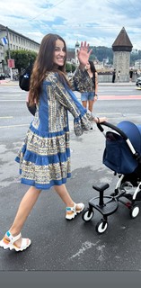 Laura Londoño feet photo 9