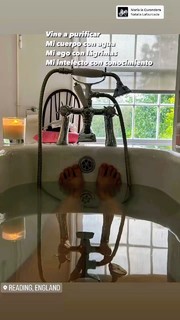 Laura Londoño feet photo 17