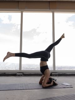 Laura Londoño feet photo 3