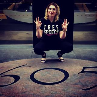 Laura Loomer feet photo 1