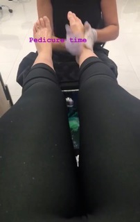 Laura Loomer feet photo 7