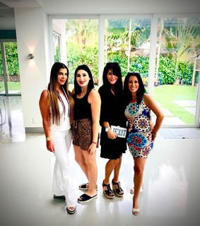 Laura Loomer feet photo 14